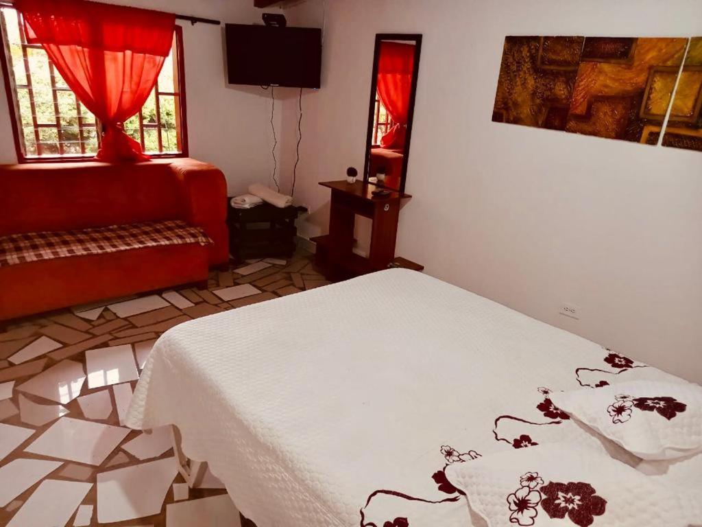 House Bed & Breakfast Guatape Exterior photo