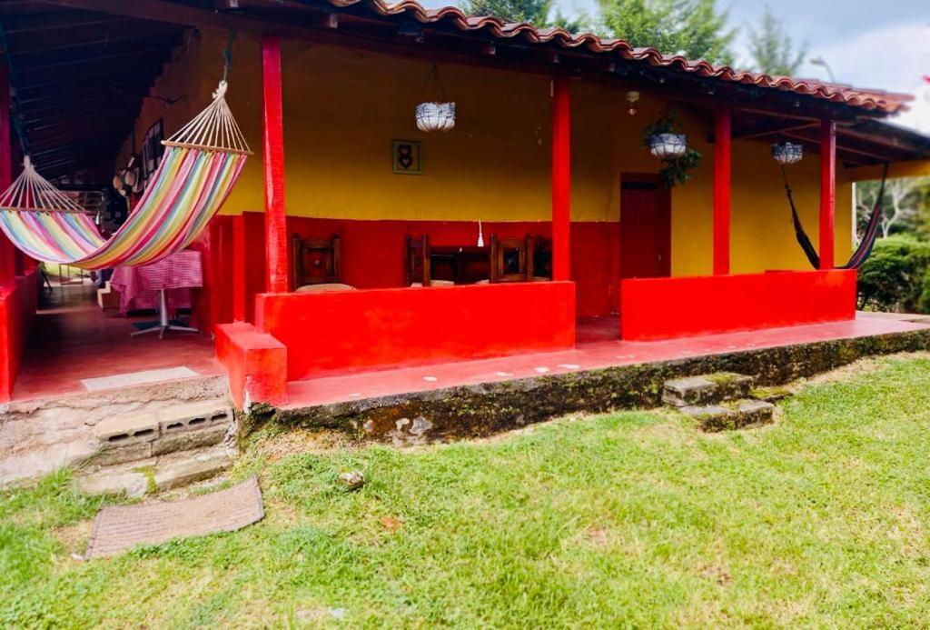 House Bed & Breakfast Guatape Exterior photo